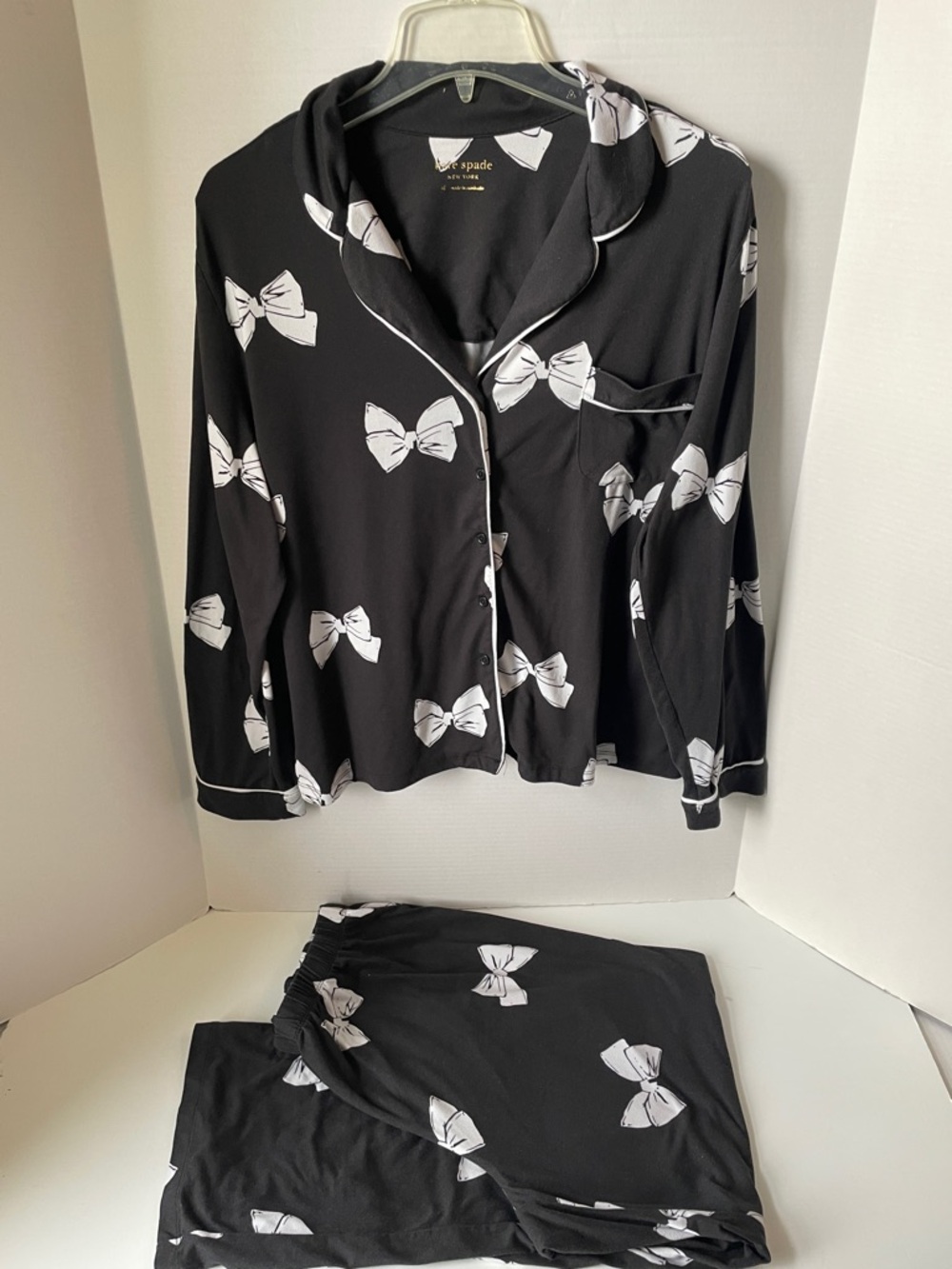 Kate Spade  Women's Size XL Black and White Bow-Print Pajama Set